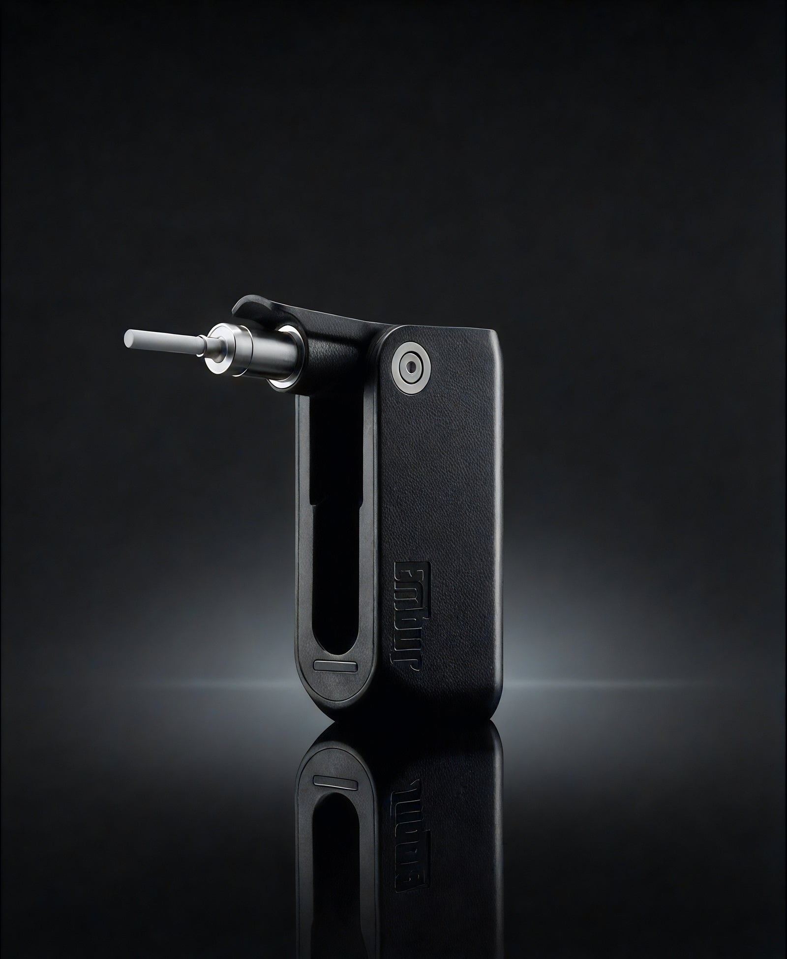 EMBUR v3 rechargeable flameless lighter side view logo side - tip 45 angle