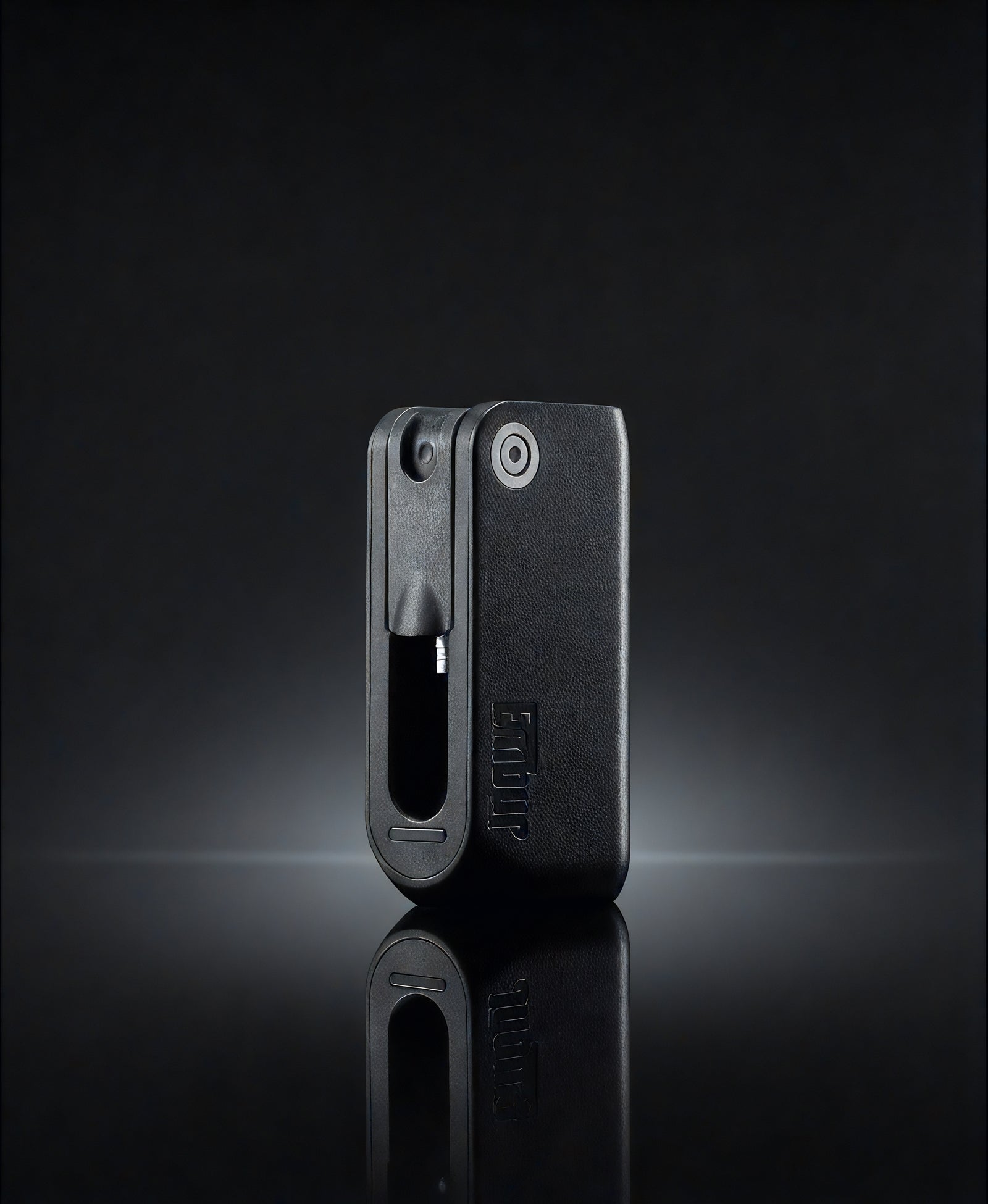 EMBUR v3 rechargeable flameless lighter closed view